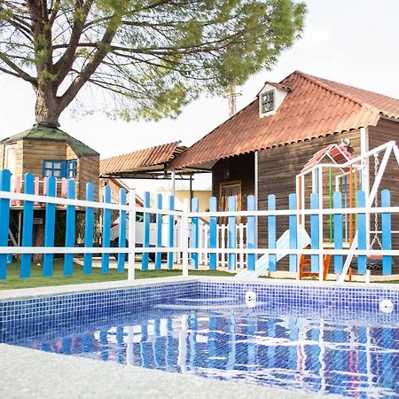 Bungalow Perotonar Ideal Para Familia Con Ninos Ла-Пуэбла-де-Касалья Экстерьер фото